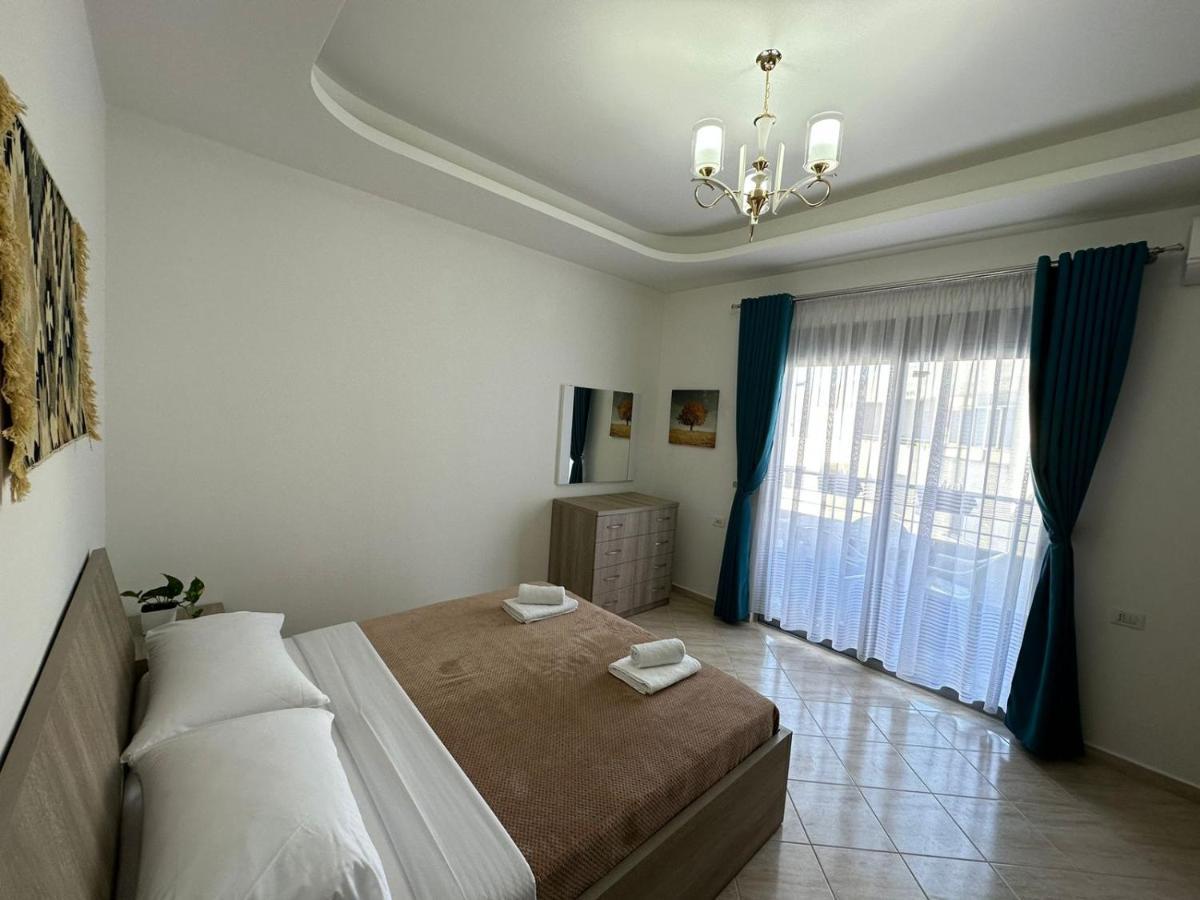 Trea Accomodations - Port Side Vlore Bagian luar foto