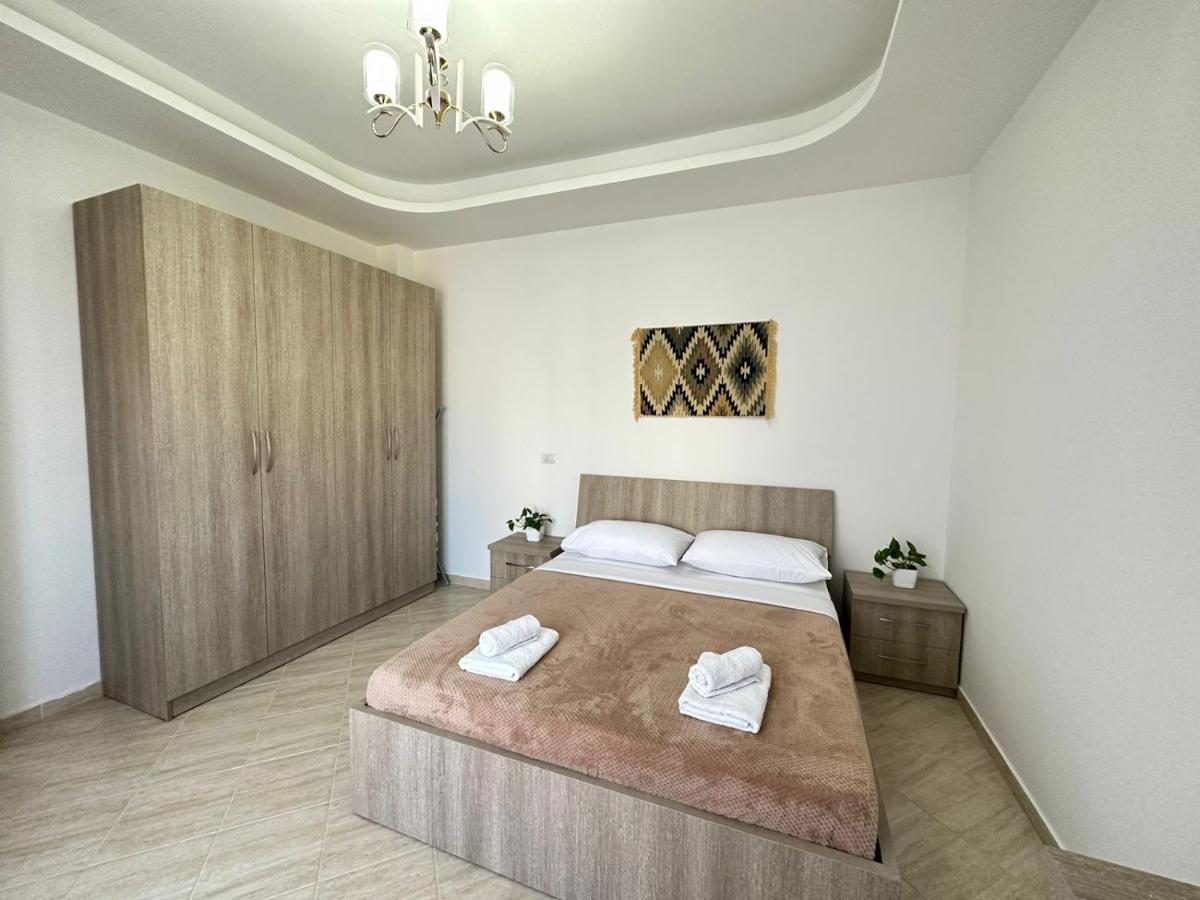 Trea Accomodations - Port Side Vlore Bagian luar foto