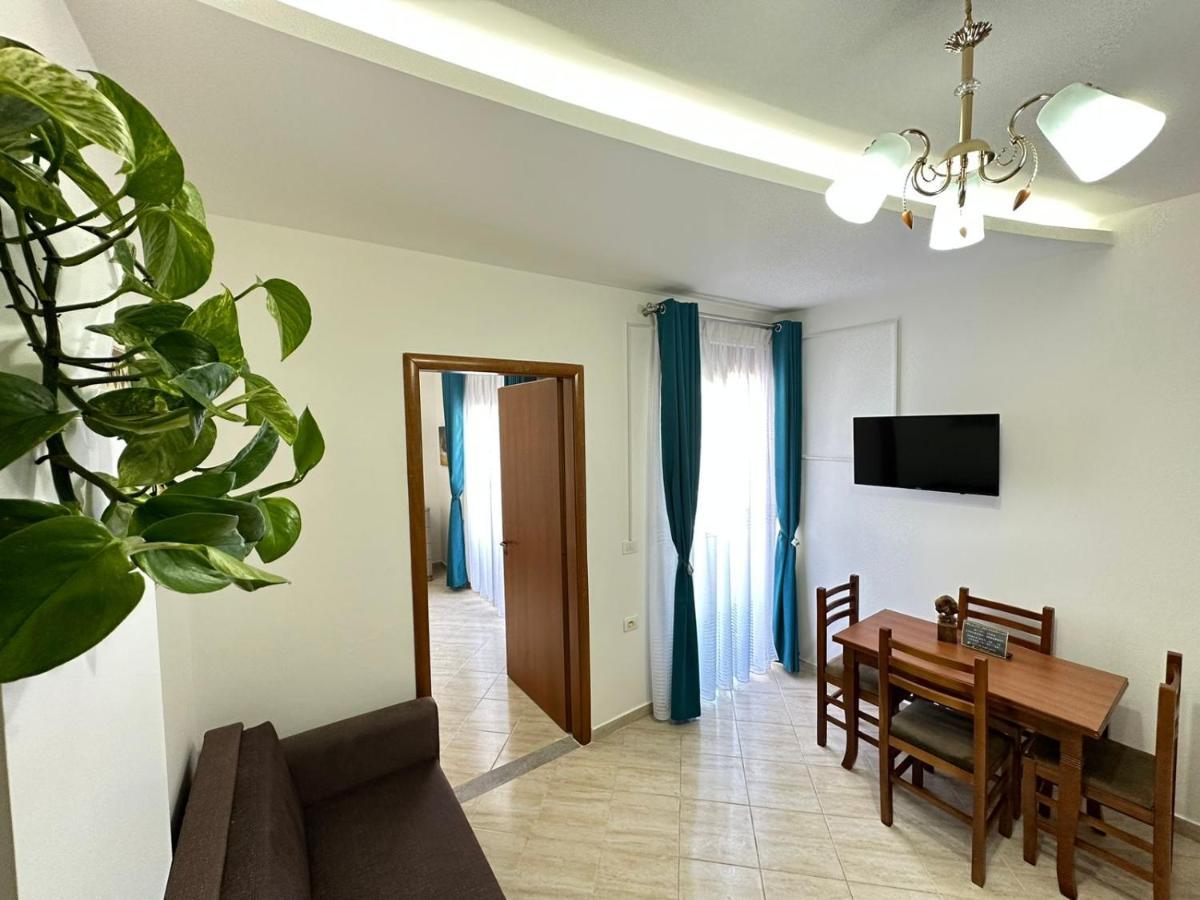 Trea Accomodations - Port Side Vlore Bagian luar foto