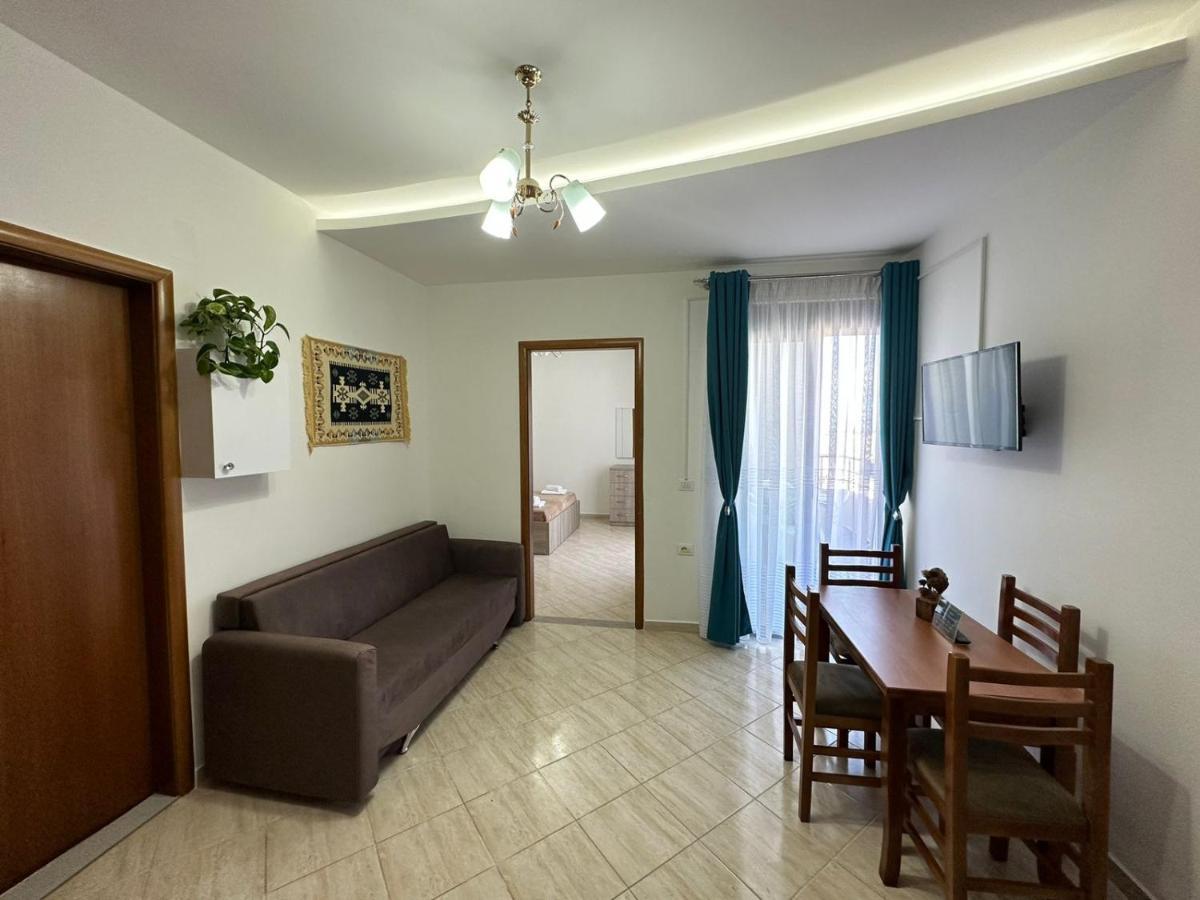 Trea Accomodations - Port Side Vlore Bagian luar foto