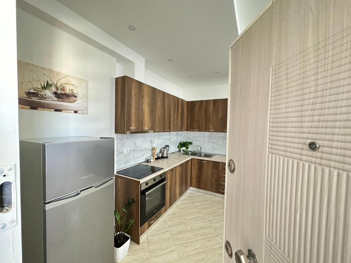 Trea Accomodations - Port Side Vlore Bagian luar foto