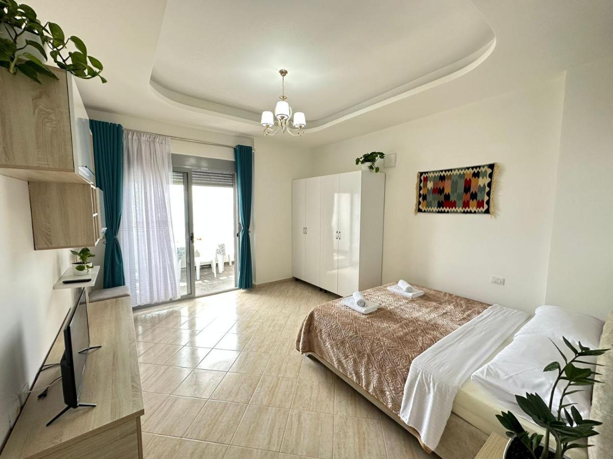 Trea Accomodations - Port Side Vlore Bagian luar foto
