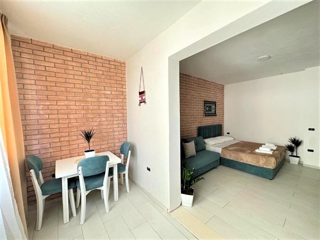 Trea Accomodations - Port Side Vlore Bagian luar foto